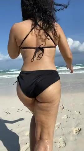 Who tryna come with me to Mexico?