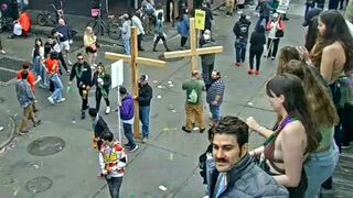 sexy woman flashes boobs on earthcam at mardi gras. up close #1